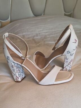 Aldo White Butterfly-Print Block Heel Sandals Size 7*  3 Inches and 3/4 Heel